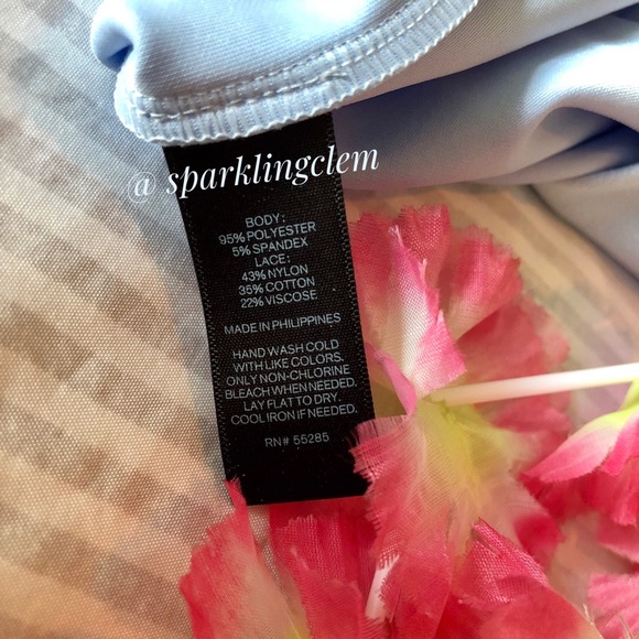 NWT Express blue lace yolk cold shoulder r… - Picture 5 of 6